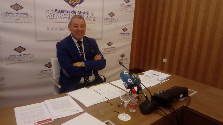 El puerto de Motril, harto e indignado por la discriminación que afirman sufrir:
